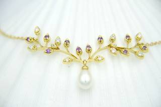 Necklace in leaves composition with pearl,diamonds and amethyst