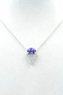 Necklace with tanzanite and triangle compostition of diamonds