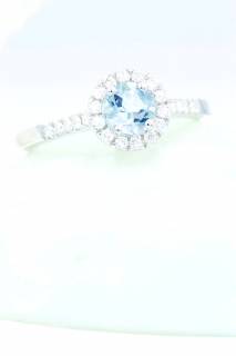 Ring with aquamarine and diamonds