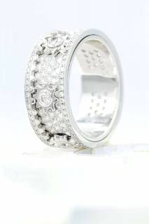 Ring  with diamonds in mechanical composition