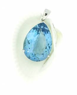 Pendant with aquamarine